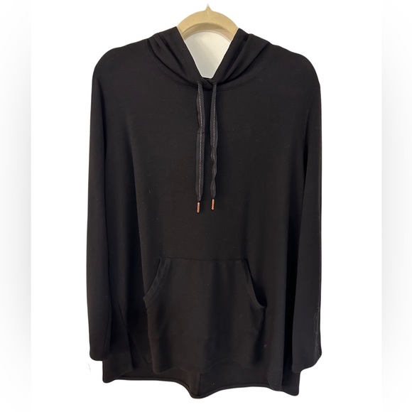 Lane Bryant Tops - LIVI ACTIVE by LANE BRYANT ~ hooded sweatshirt with pocket and metallic detail